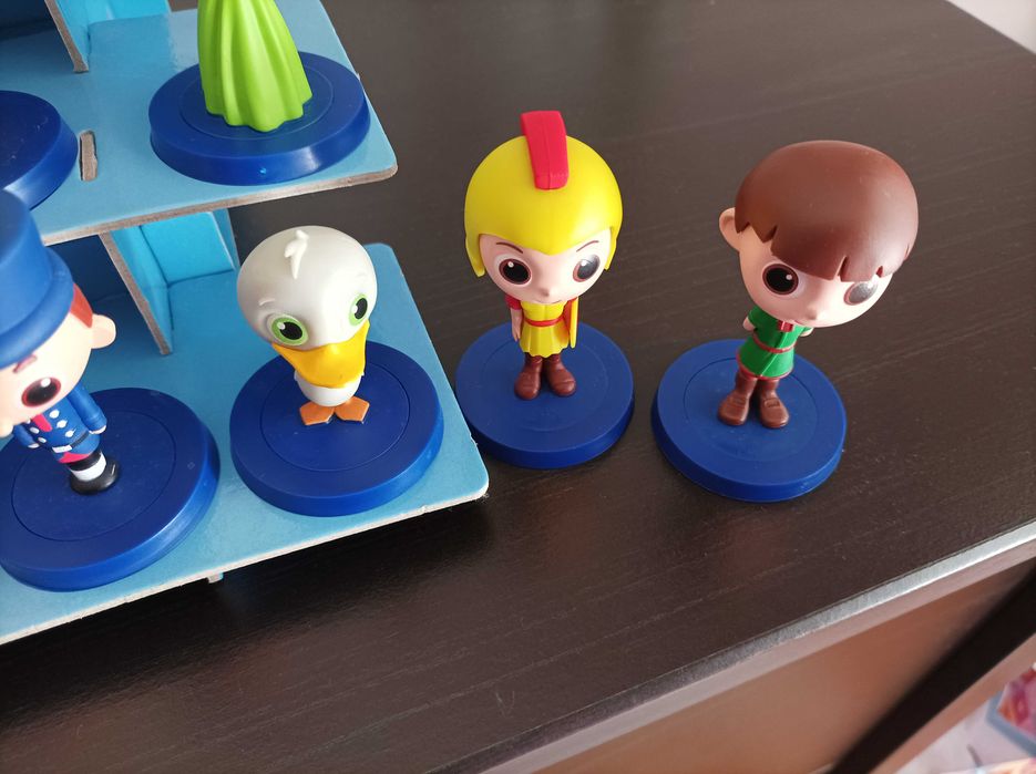 Livros e Figuras de Áudio Contos + DocStation.