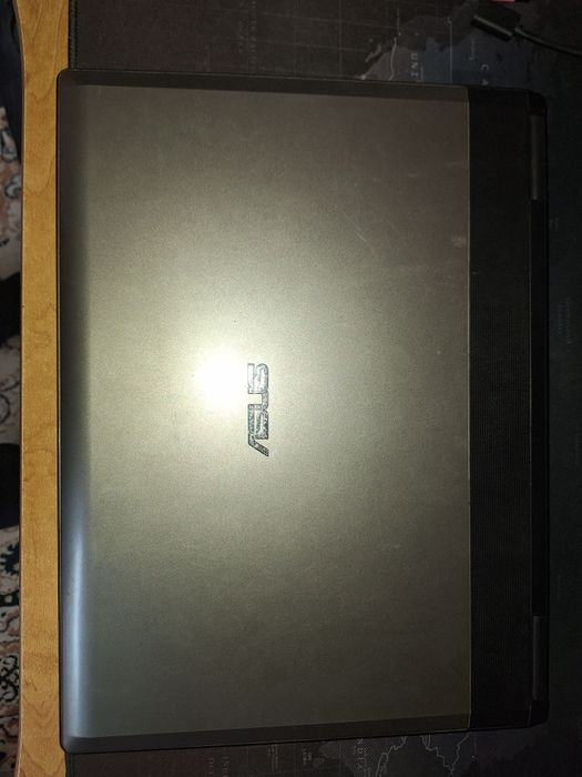 Laptop Asus F7E 17" na części