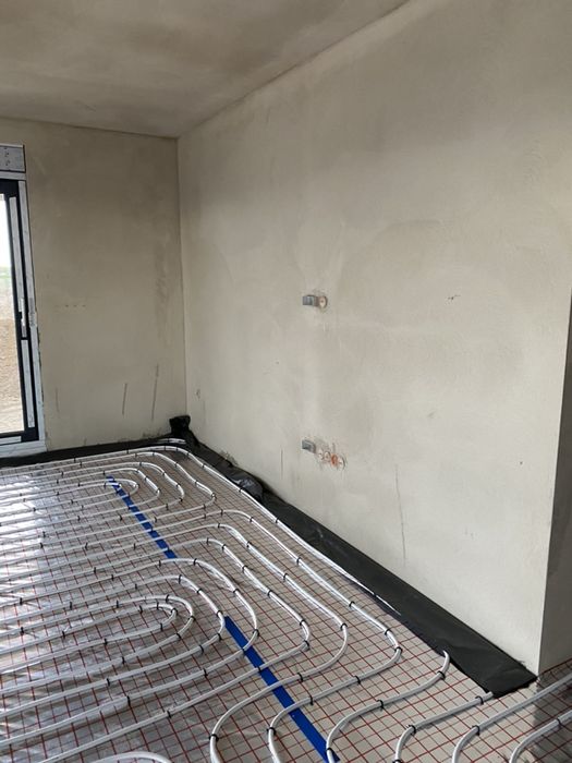 Tynki gipsowe/cementowe posadzki ociplenia pianka pur wyburzenia