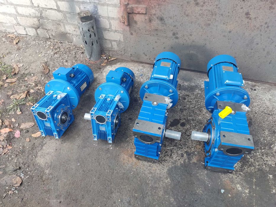 Мотор-редуктор NMRV30, 40, 50, 63, 90, 110, 130, 150 с мотором