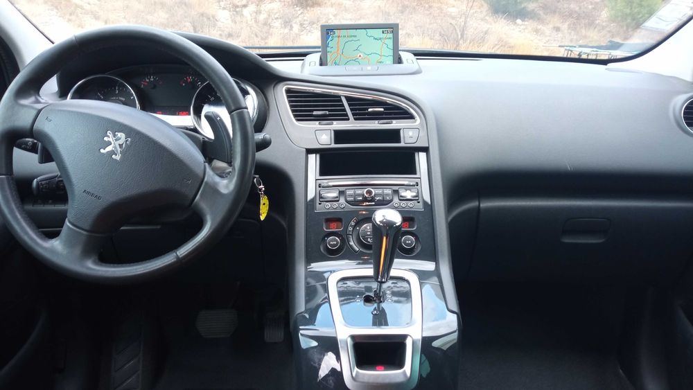 Peugeot 5008 1.6HDi 7L