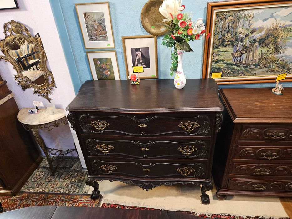 Grande cómoda antiga em madeira maciça - Muito bom