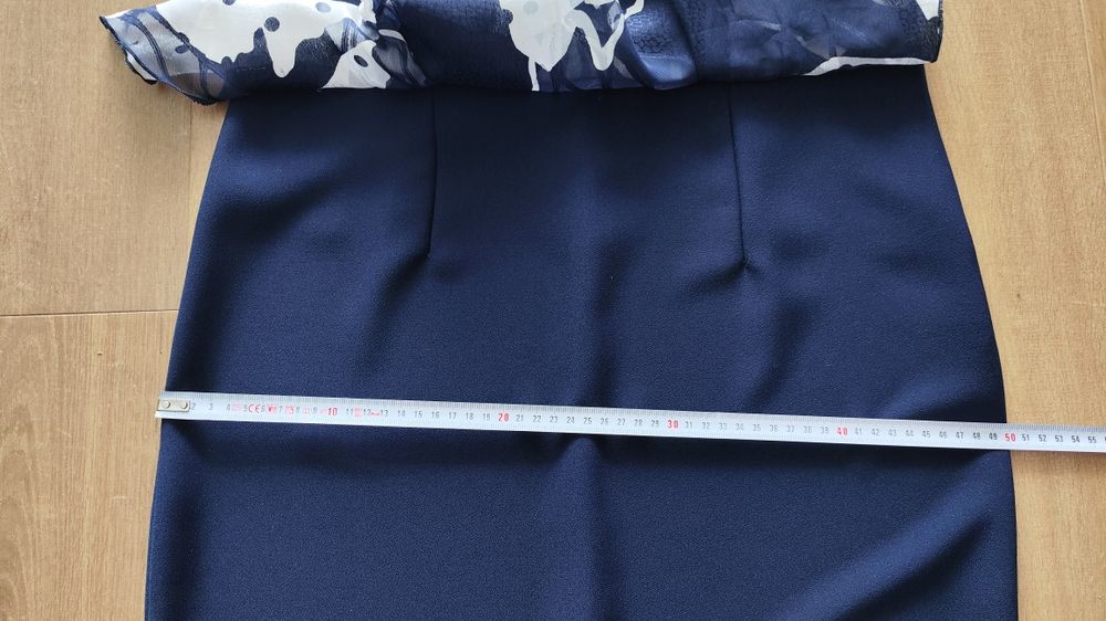 Elegancka sukienka biało -granatowa 42