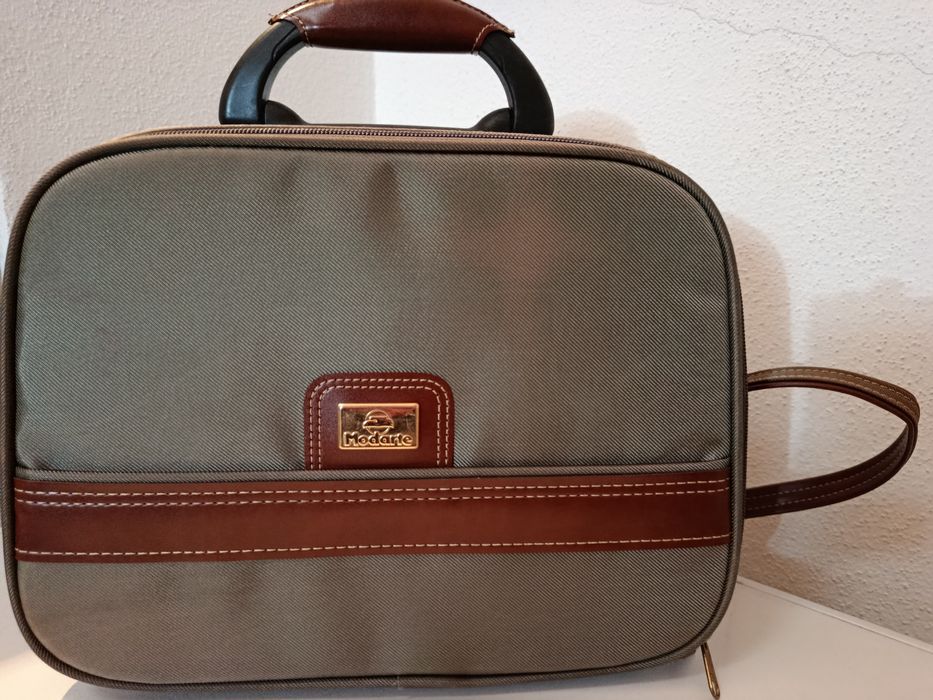 Mala / troley de viagem e Nécessaire