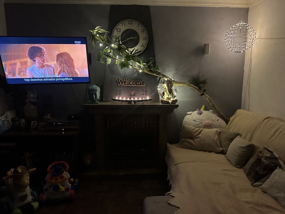 Quarto aluga se em moradia isolada em zona nobre de cascais