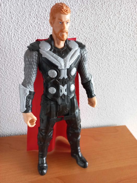 Супергерой Тор из серии Marvel