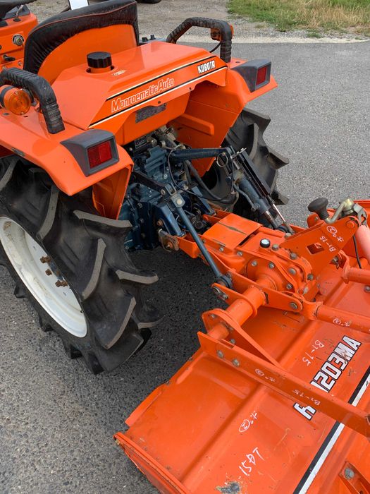 Traktorek Kubota B1-15 z glebogryzarką 15KM 4x4 3 cyl. diesel