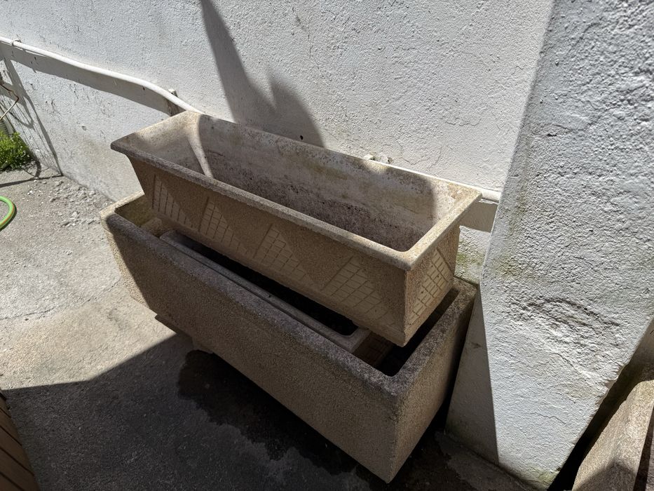 Vasos em pedra de Jardim