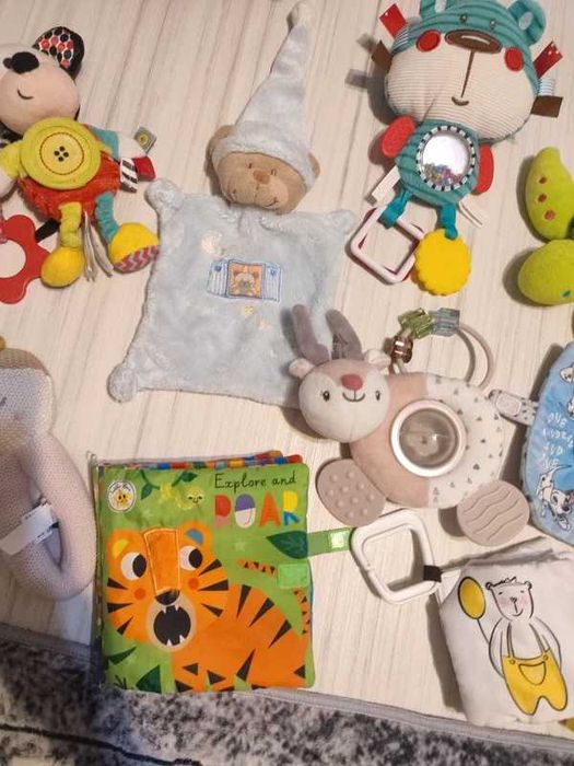 zestaw zabawek dla malucha całość 20 zł
