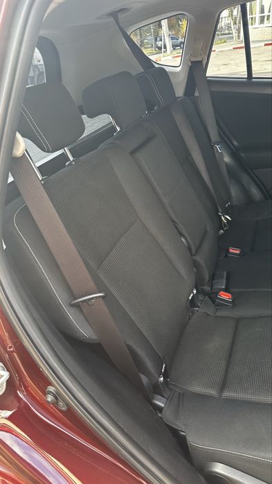 Toyota RAV4 2017 года