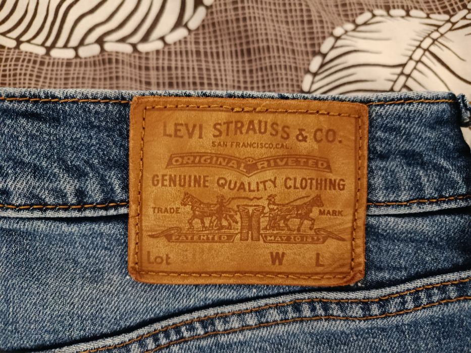 Джинси Levi's в супер стані W32