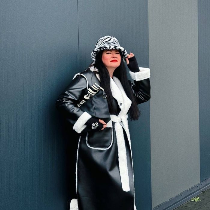 Хутряна панама з принтом зебра