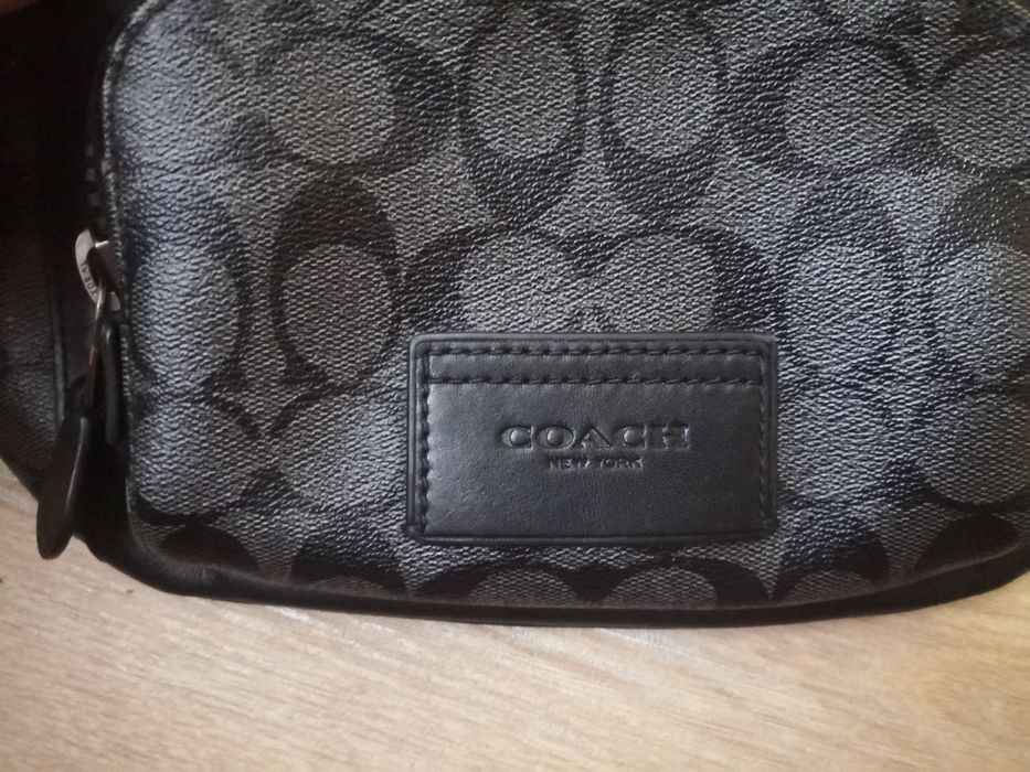 Продам сумку бананку coach оригінал.