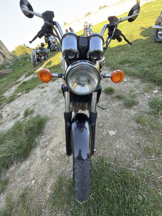 Triumph thunderbird 900