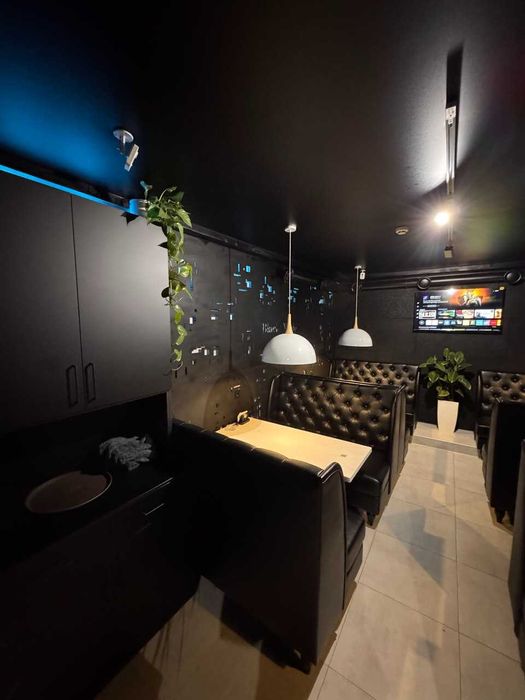 Продається кафе-бар Black White на вулиці Небесної Сотні та Політаєва