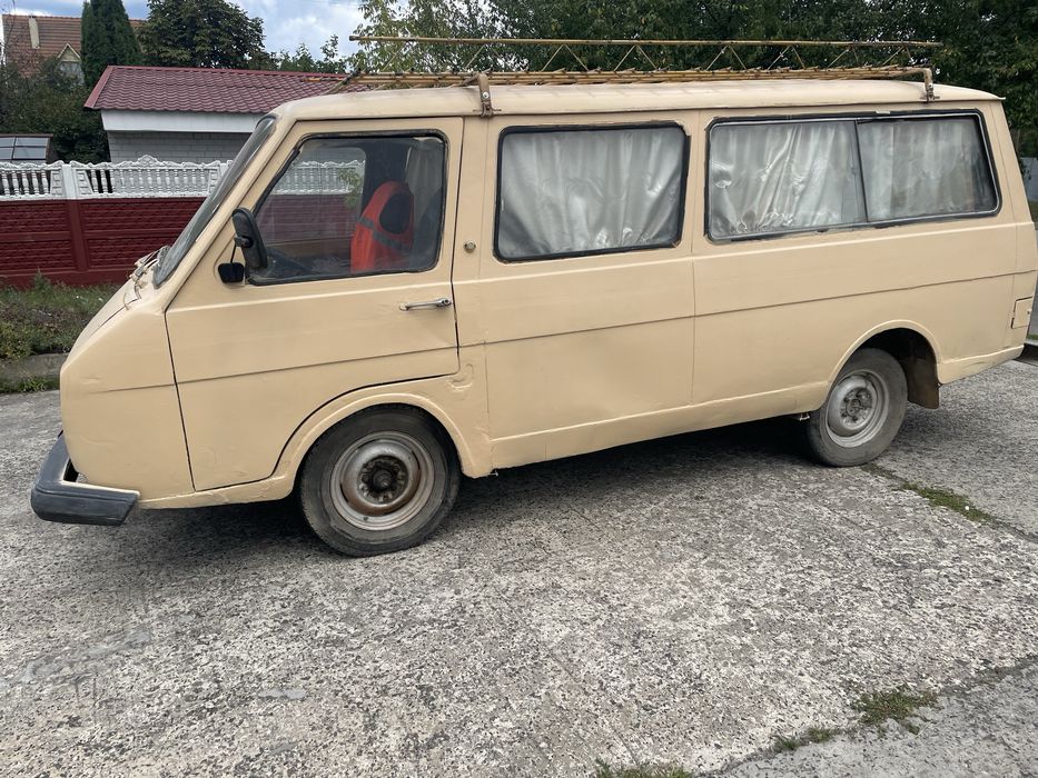Автомобіль РАФ 2203