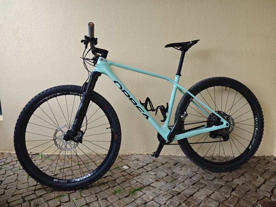 Orbea Alma carbon (L) m20  29” – Shimano Deore XT 12v | FOX 32 | DT Sw