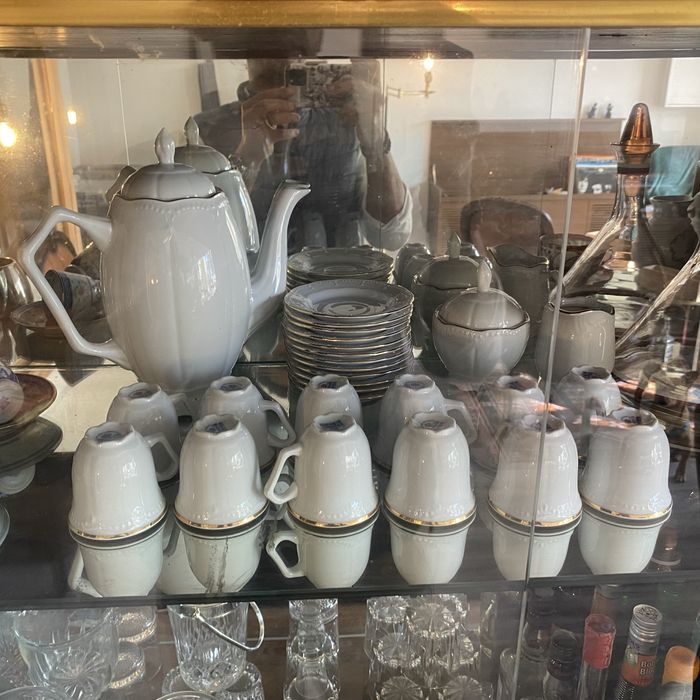Serviço de Café/Chá em Porcelana Fina (Completo - 12 Pessoas) - Impecável