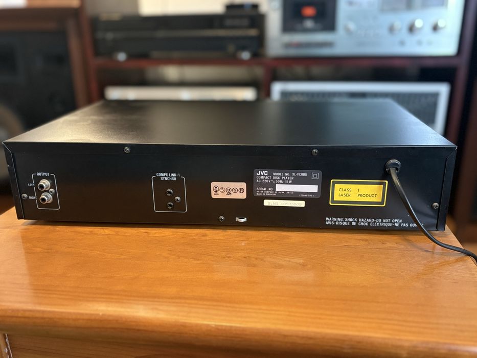 Leitor de CDs JVC XL-V131