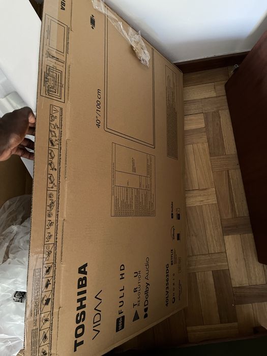 TV TOSHIBA 40’ novinha