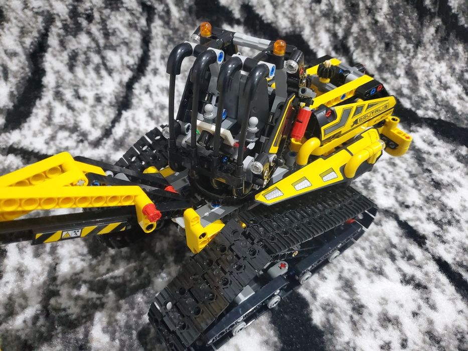 Lego Technic 42094 Koparka Gąsienicowa do Drewna