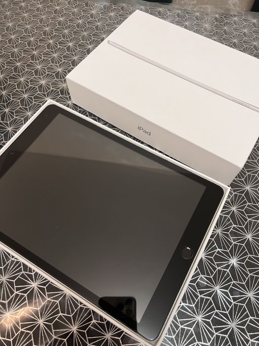 iPad 9-го покіління, 64 Гб.