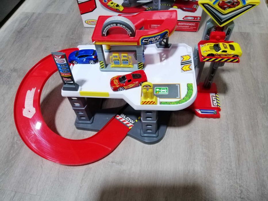 Conjunto de estação serviço carros, + 3 anos