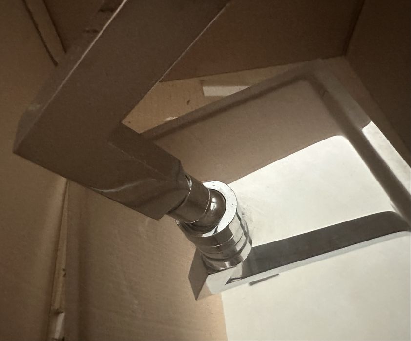 Chuveiro UBANHO aço inox articulável + braço de parede