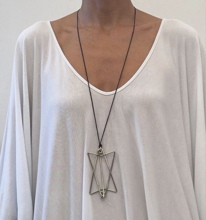 Colar estrela de 6 pontas