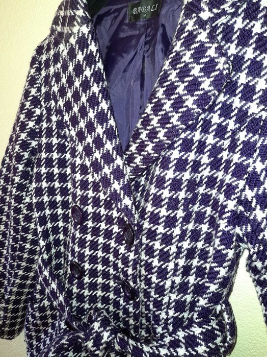 Casaco xadrez roxo e branco