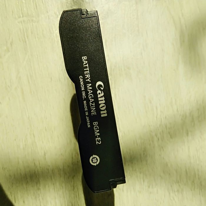 Батарейный слот Canon Battery Magazine BGM-E2