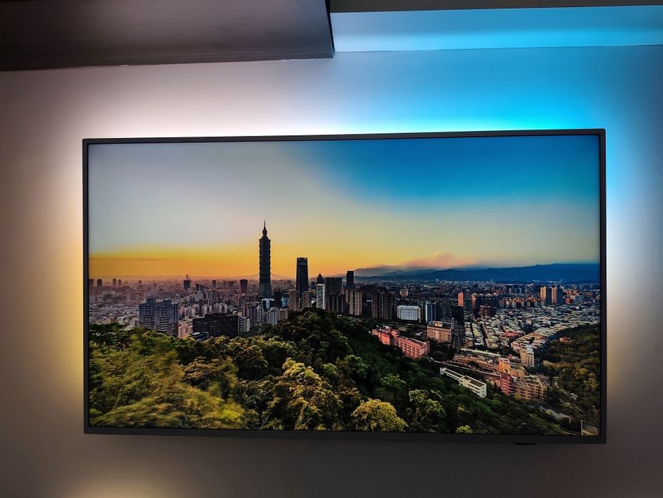 TV Philips 58” 4K UHD Ambilight
