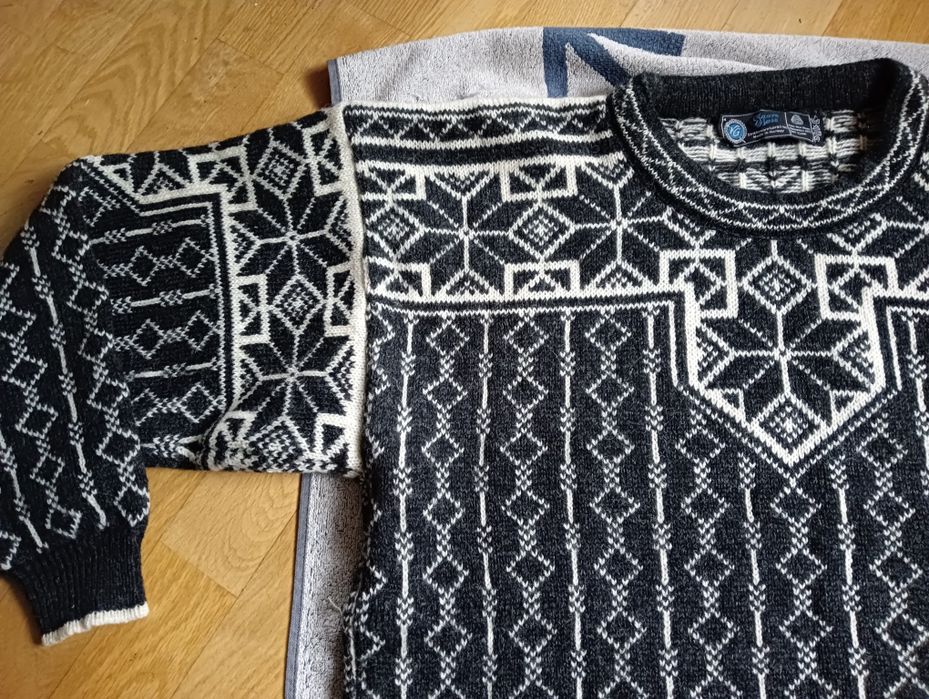 Męski sweter wełniany XL/XXL 100% pure new wełna 54 boss norweski wzór