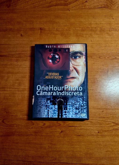 ONE HOUR PHOTO Câmara indiscreta (Robin Williams/Connie Nielsen)