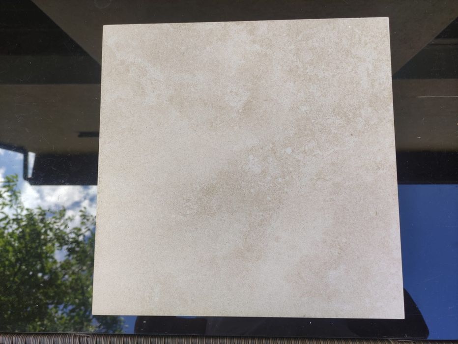 Płytki ceramiczne szkliwione 33m2