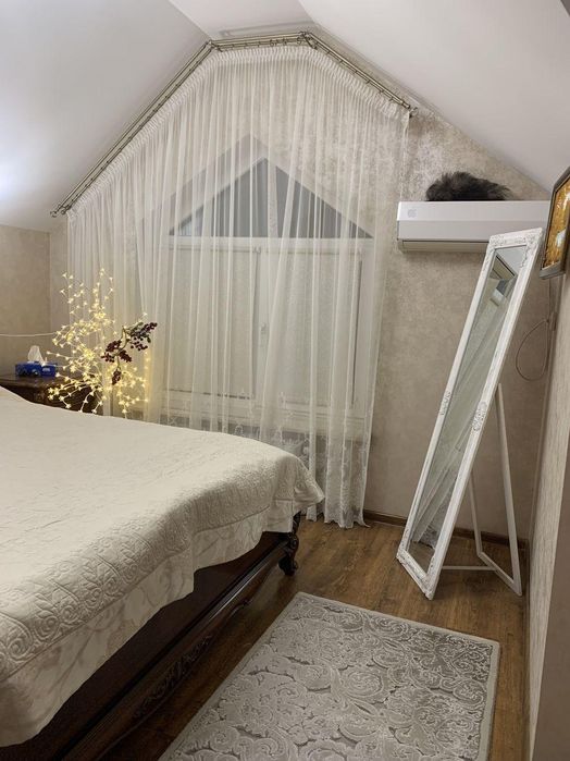 4-к, Івасюка вул., 11, Каскад