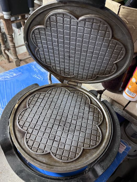 Вафельниця повністю робоча