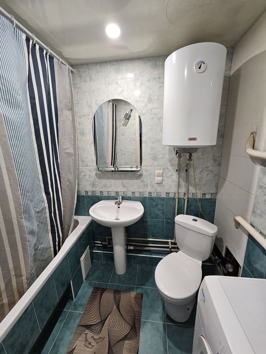 Продам 1-кімнатну квартиру (39 м²) внизу проспекту Олександра Поля