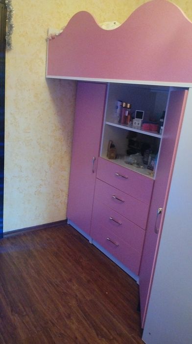 Стінка в дитячу кімнату.Двухяросне дитяче ліжко