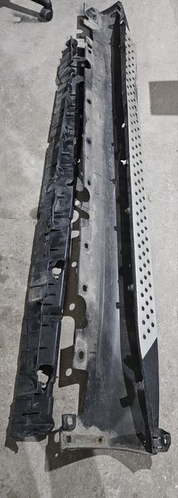 Порог BMW e70 правий