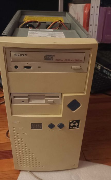 Системный блок очень старый 486 процессор 66 мГц