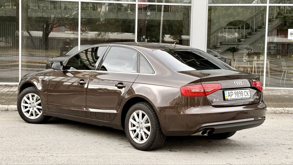 Продам Audi A4 официал