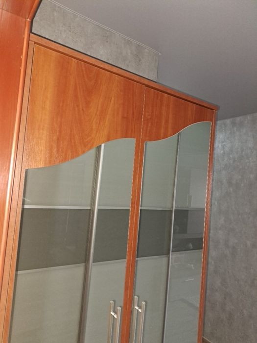 Меблі для передпокою.