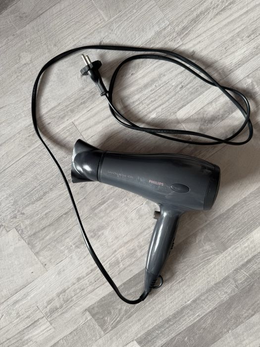 Фен Philips SalonDry Active ION