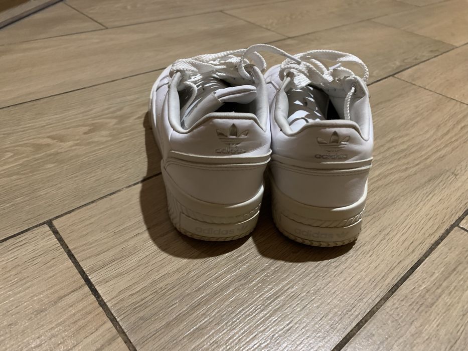 Адидас кросовки оригинал. 24см