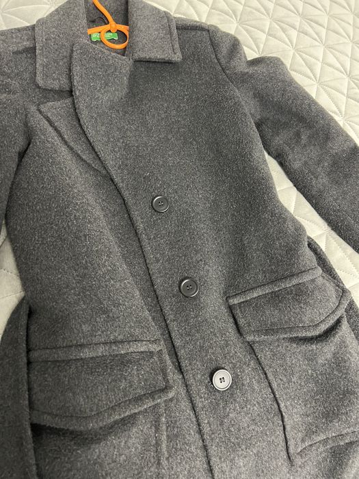 Пальто Benetton.
