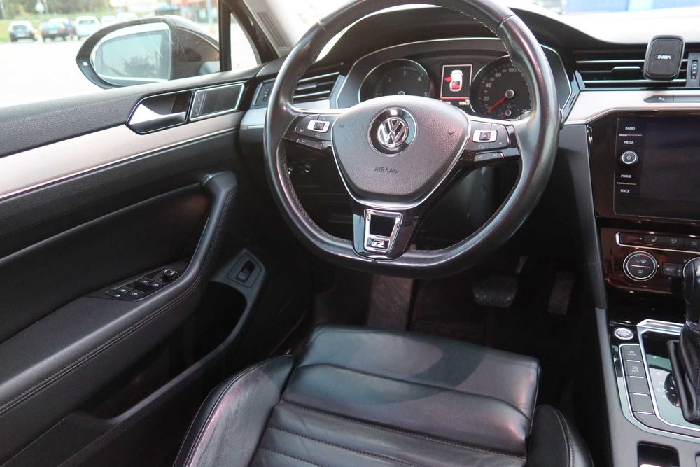 автомобіль passat b8 2017 р