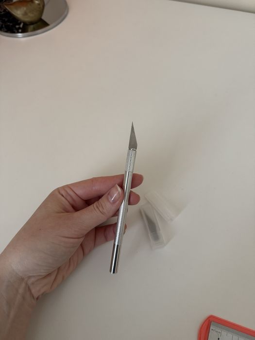 Пробійники, кронциркуль, ніж, інструменти для шкіри