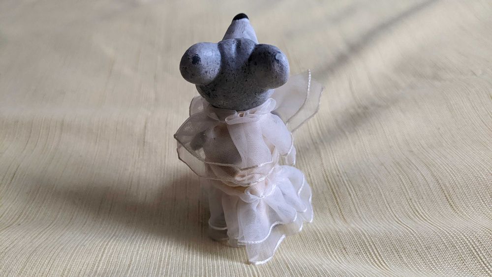 Mysz w sukni | figurka | zabawka