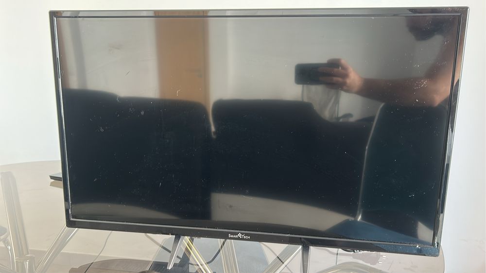 32 pulgadas marca S-Mart tech não é inteligente.